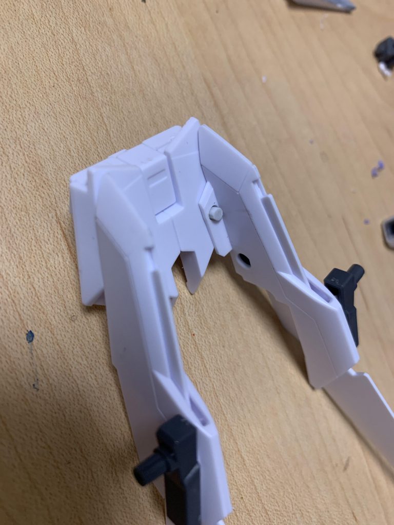 最初はランナー切って串刺しにしてたものの、重みに耐えられず……