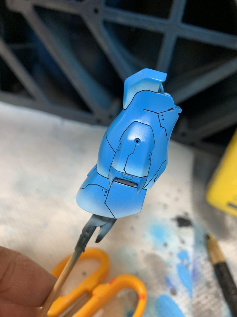 モジュレーション塗装
グラデーションをパーツの境目で方向を決めてかけていきます(￣^￣)ゞ