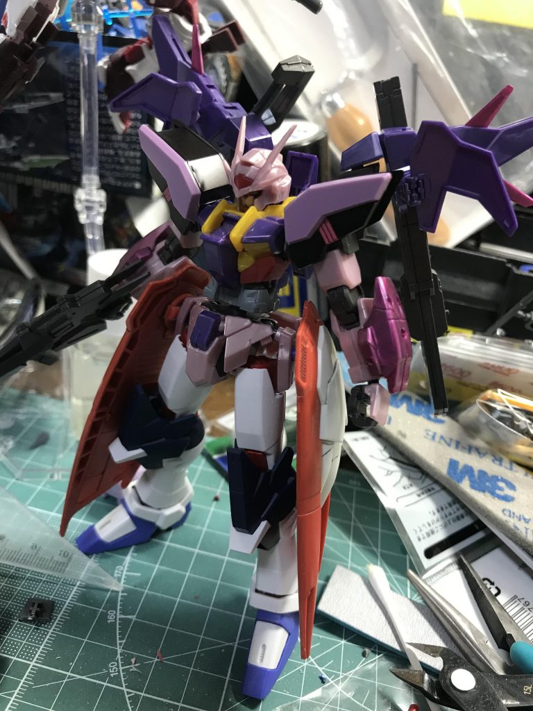 肩の物足りなさと足回りの差別化のために別パーツに差し換え、この後ジエンドの足首も持ってきました