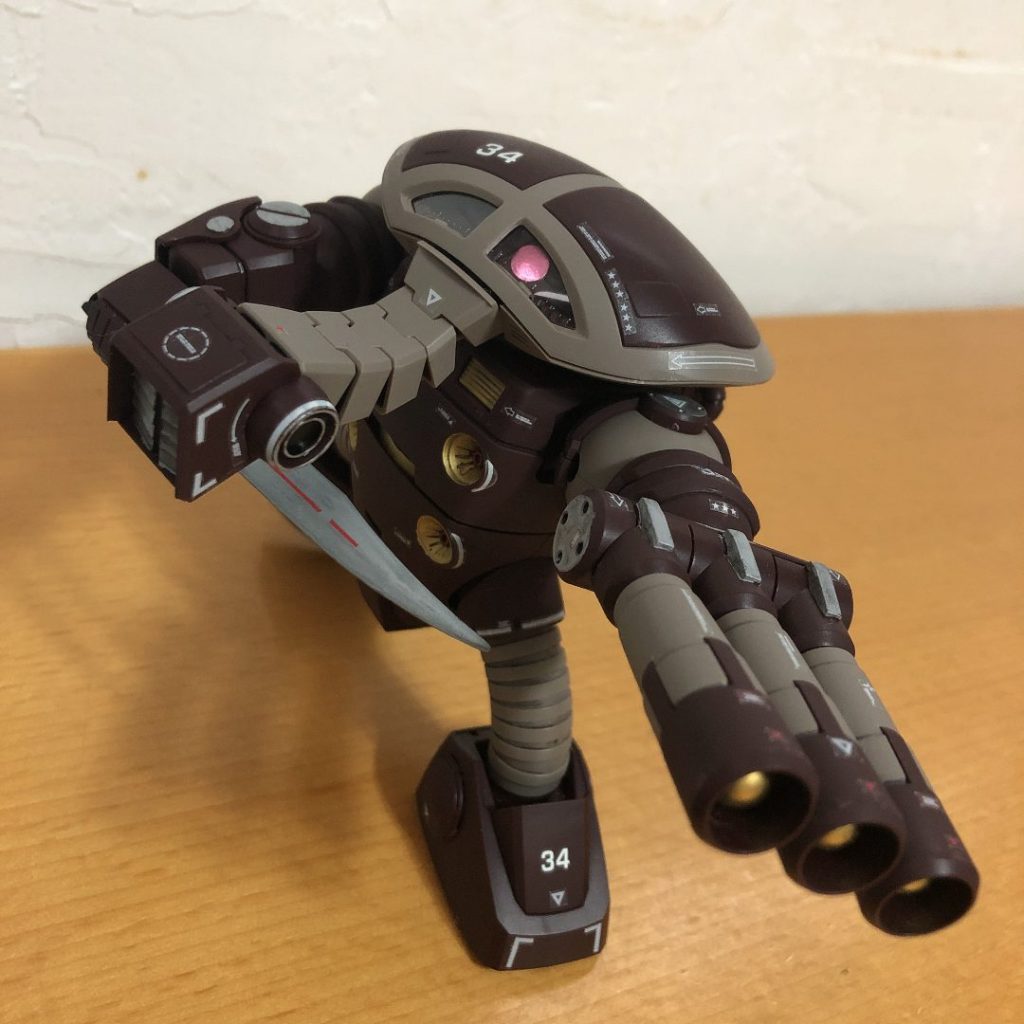 大型三連ロケット砲。