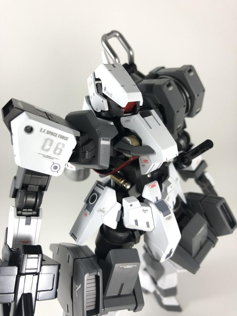 グレイズカスタム–2枚目/制作者：@atticcraft1