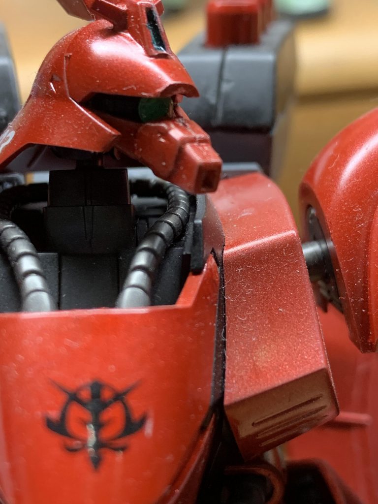 頭部ビーム·キャノン（ザクIIIから流用）