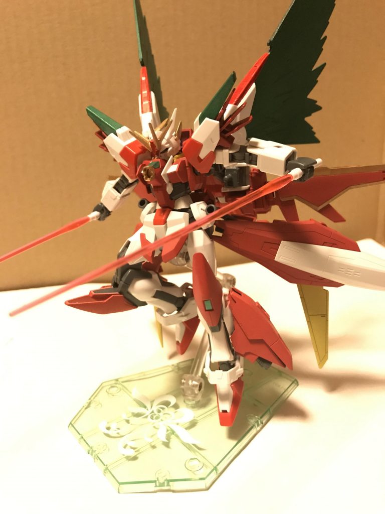 オーバーアクセラレイター
アクセラレイターシステムの全システムを解放させた状態
一定の武装をパージさせバックパックを腰部まで下ろし背中にあるウイングジェネレイターから光の翼を発現させるシールドビットと合わせてまるで6枚羽を持つ天使の様になる
性能はエクセリオンのアクセラレイターを超えた性能を持っており数分間しか使用出来ないが使いすぎると機体が爆散する