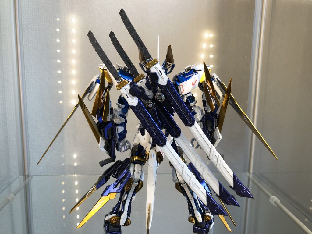 三本それぞれが独自に動き開閉できます