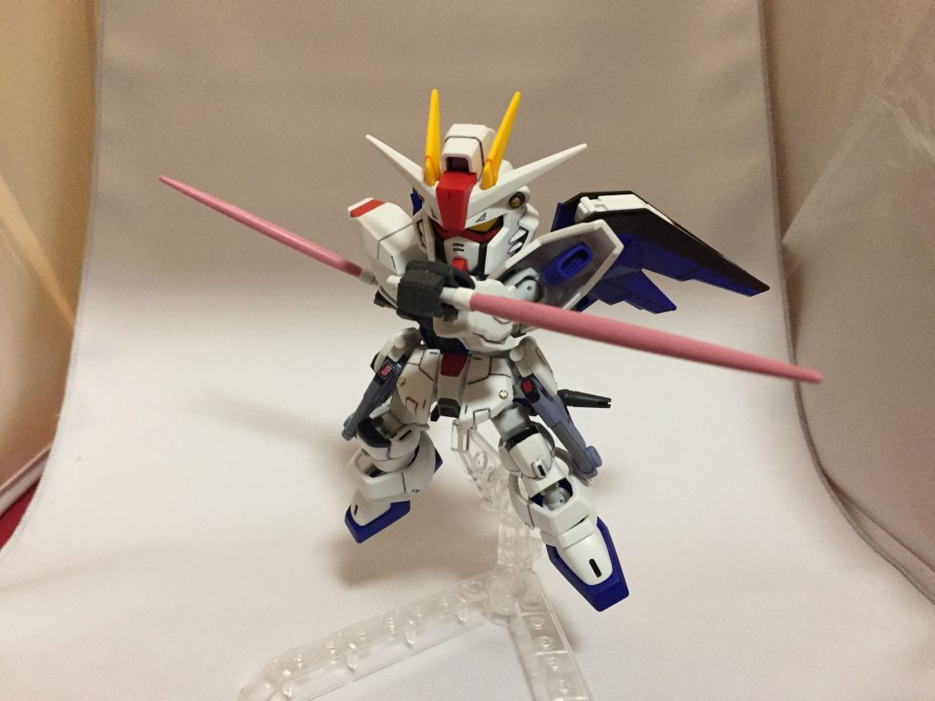 サーベル二刀流もバッチリ決まるのが、 CSフレームの良いところですね。