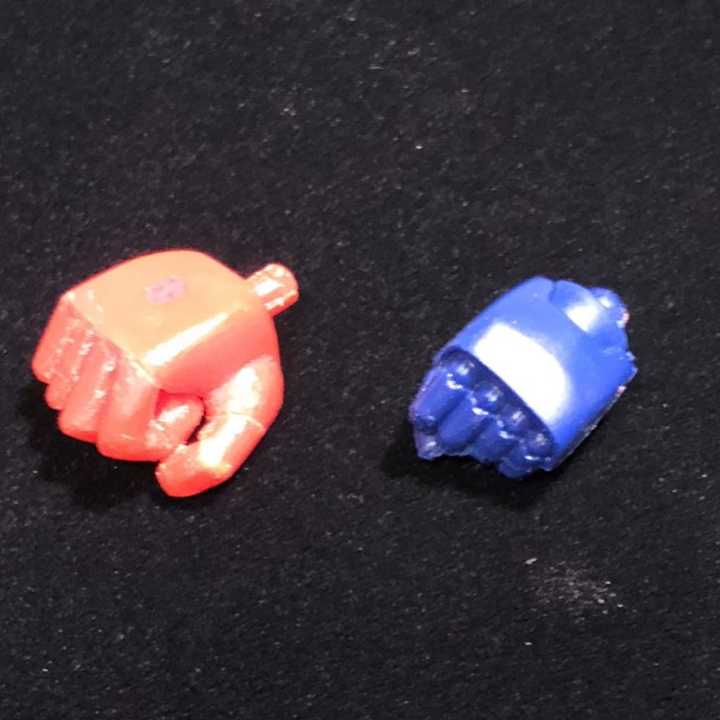 手はランナーを加工して自作してます！