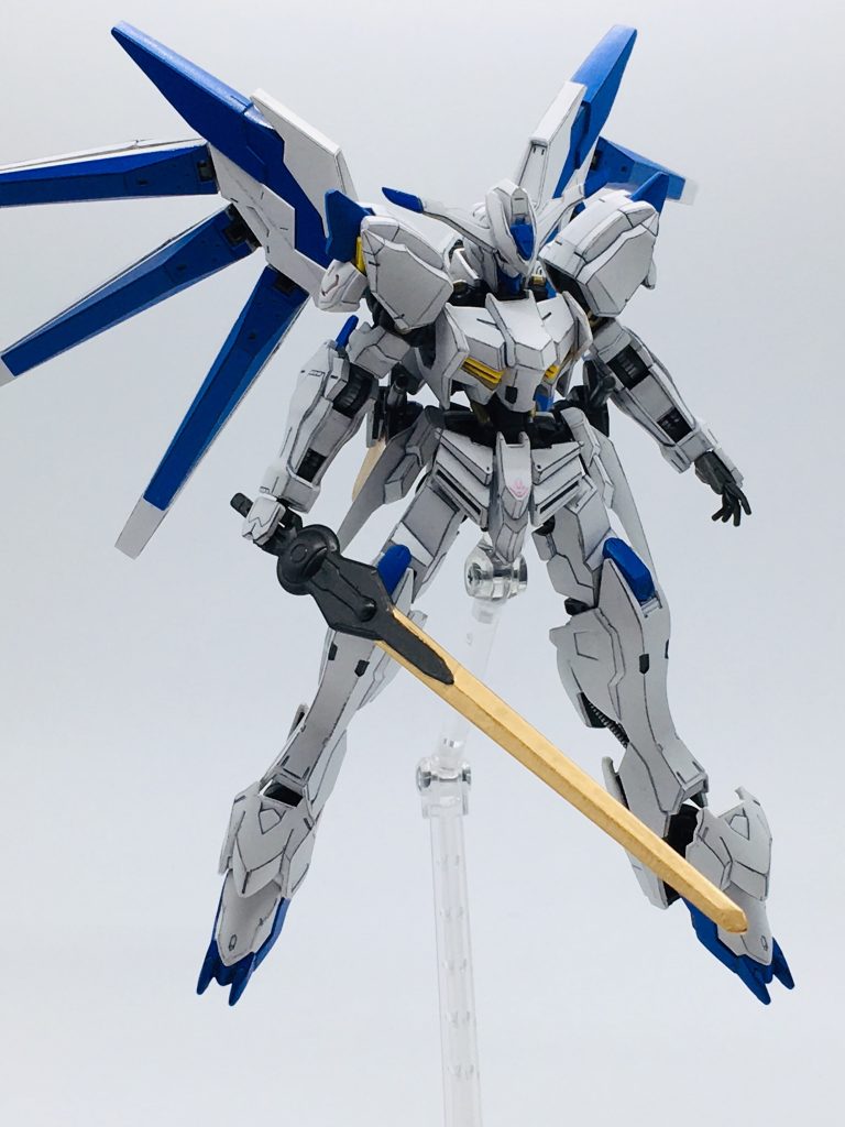 バエル本体はそのまま。つや消し後、エッジを色鉛筆で強調しています。