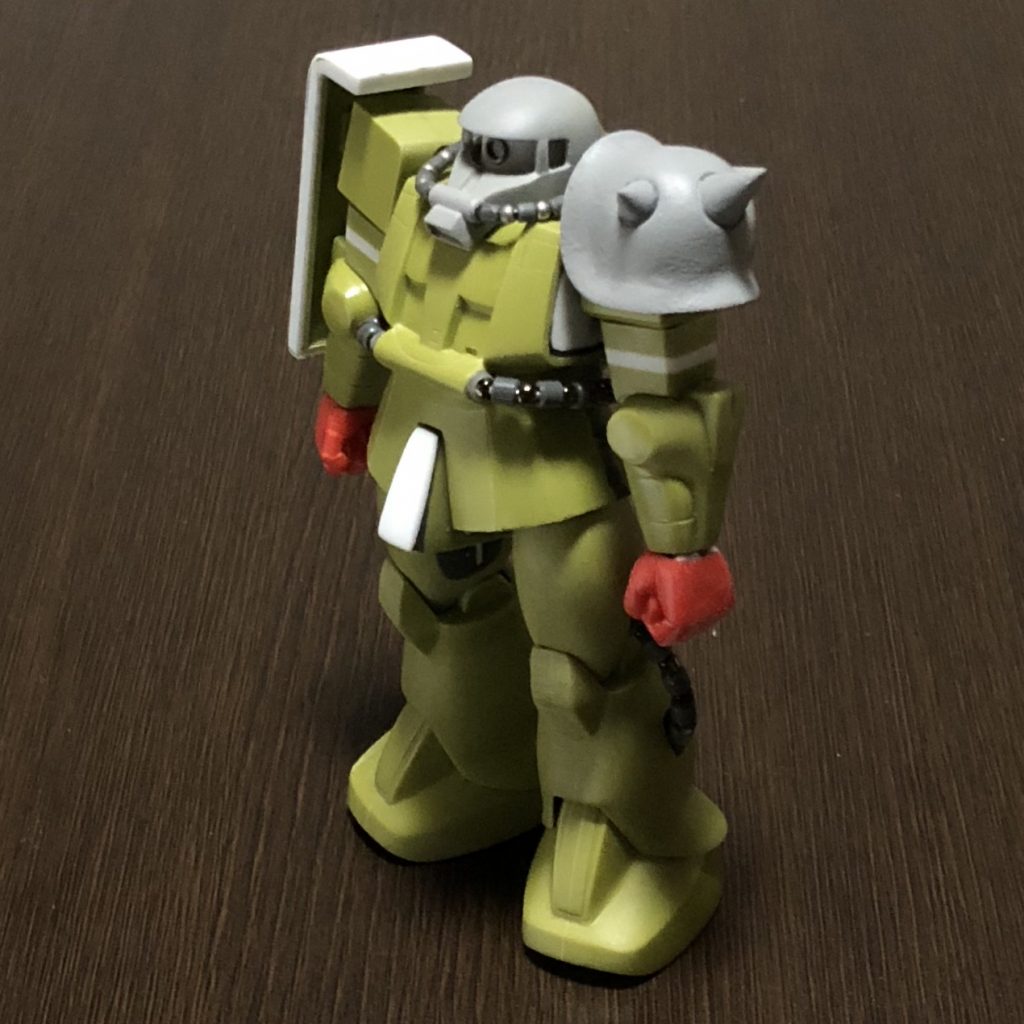 塗装前の写真です、こうしてみるとかなりキットの形状が残ってるのがわかると思います！