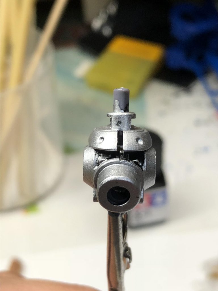 ゲルググないしガルバルディαを発見、本部に連絡だ!