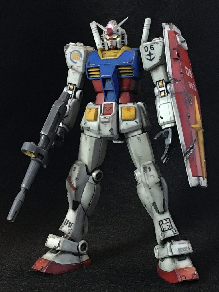 前から。
デカールも多めです。