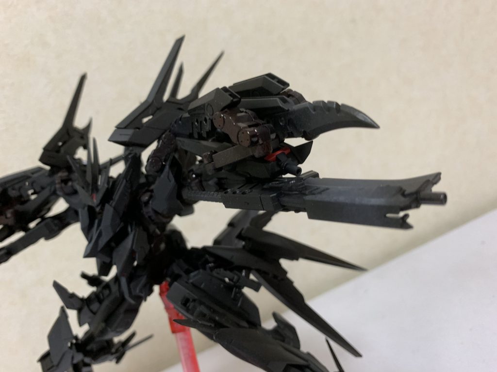 専用マチェットライフル
アサルトライフルより連射速度は遅いが、威力は極めて高い。
またマチェットとして使用が可能で近接戦にも対応ができる。