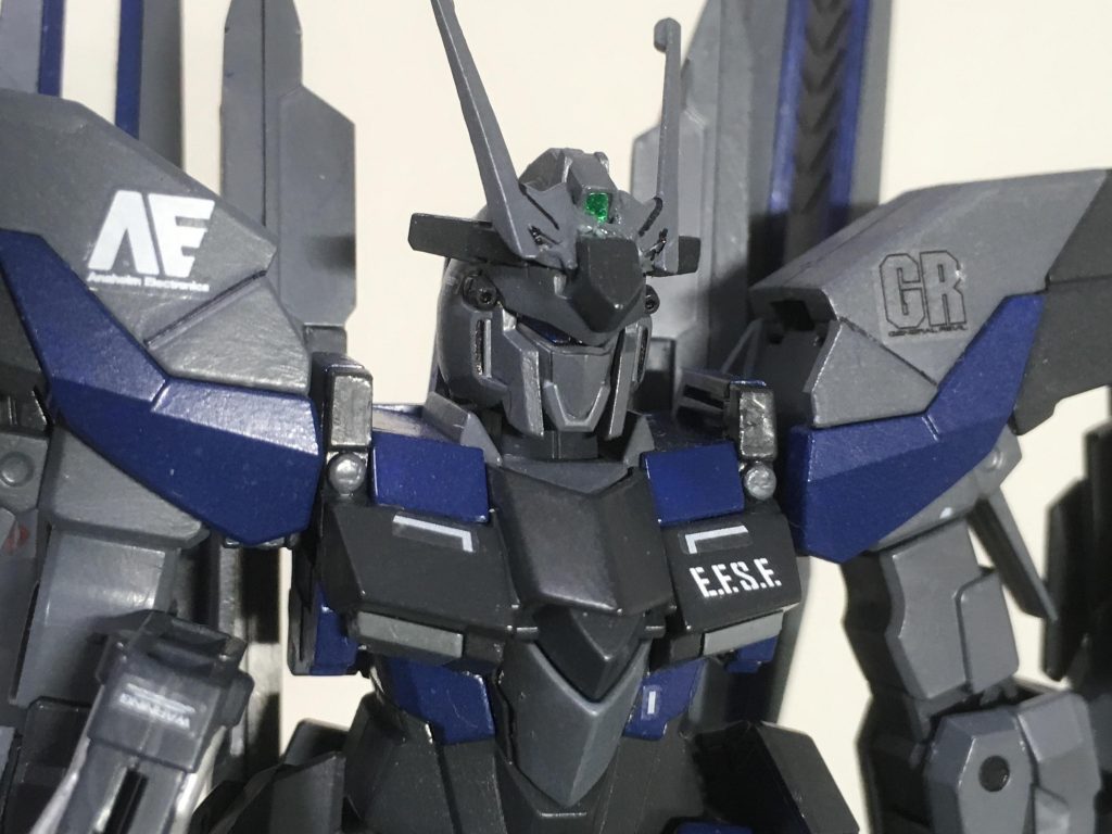 ファンネル装備という事もあり、アンテナ周りも強化されてます。