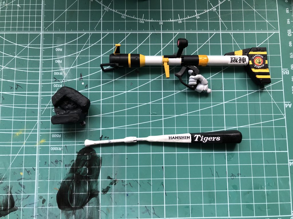 武器を作り終わったところ。
うーん、オリジナルの形にしたところがやはりしょぼいです。
ていうかこれ制作工程じゃないかも。