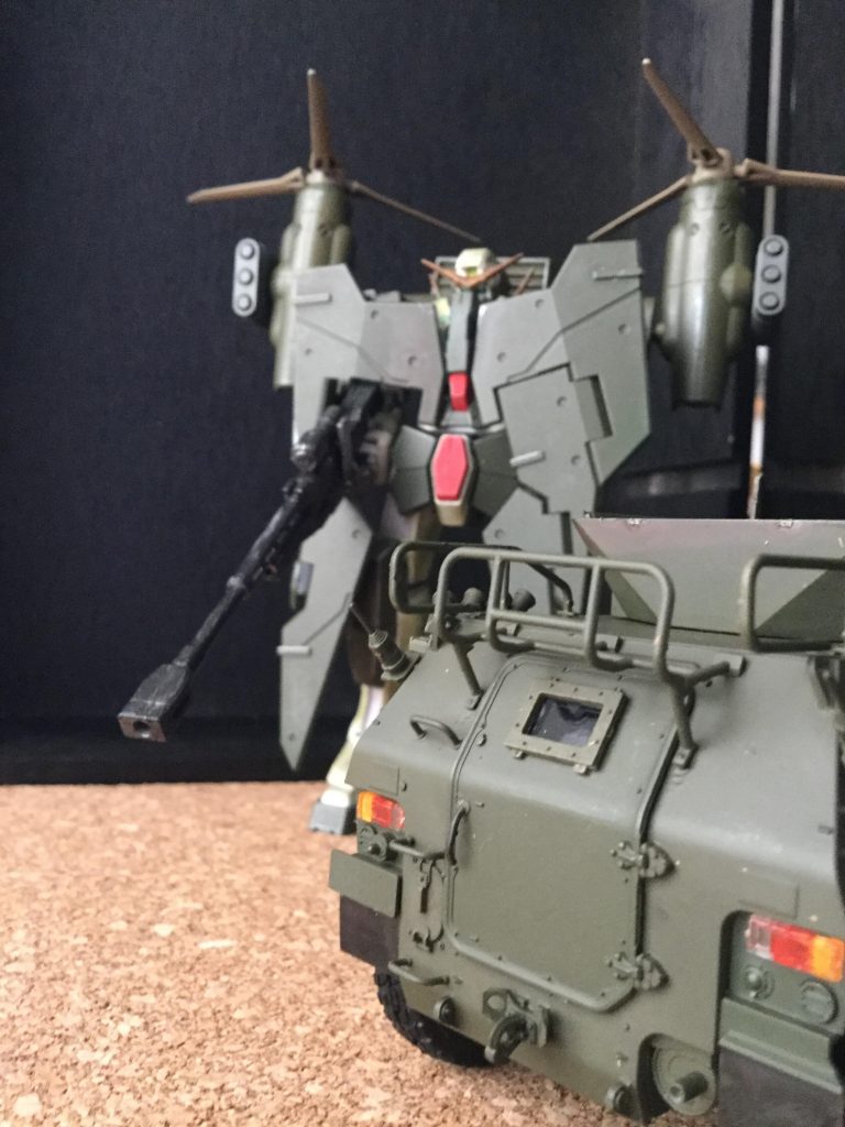 砲身だけ出すとか結構細かく動きます