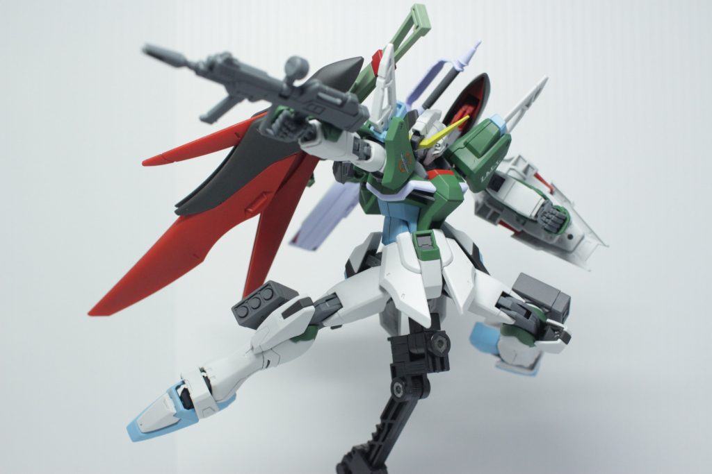 やはり発売前から話題だっただけあって可動範囲がすごいですね。ただそれでも少し窮屈に感じた部分があったので、
・ウイング基部の延長
・リアアーマーの角度変更
・シールドを磁石接続化
を行いました。