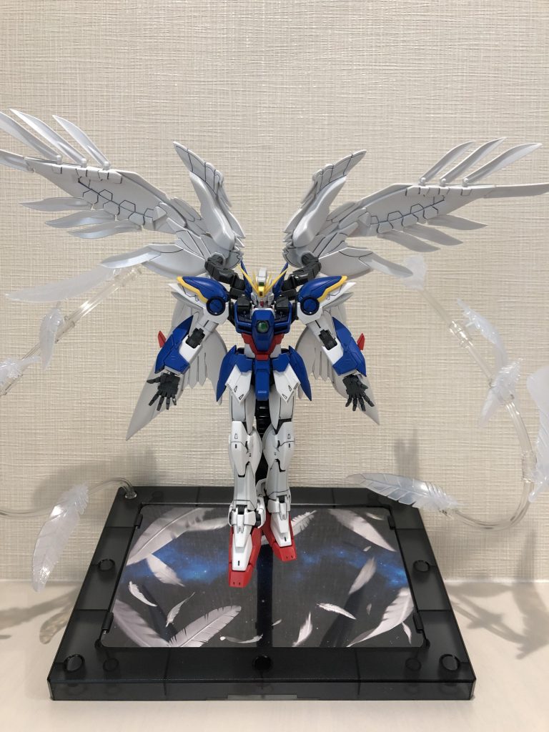 塗装はマーカーブラシによる部分塗装です。ウイングはパールです。
墨入れ、トップコートで仕上げています。

塗装は結構失敗してます;