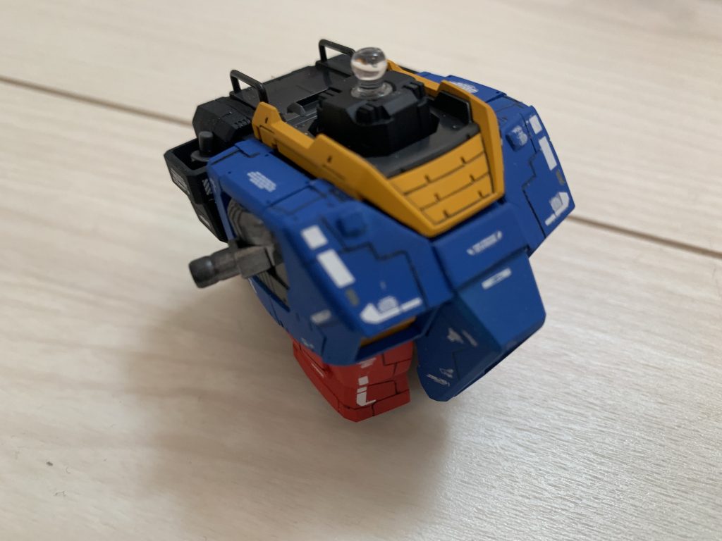 やっぱり胴回りの写真はいかにも組み立て中って感じでいいですね