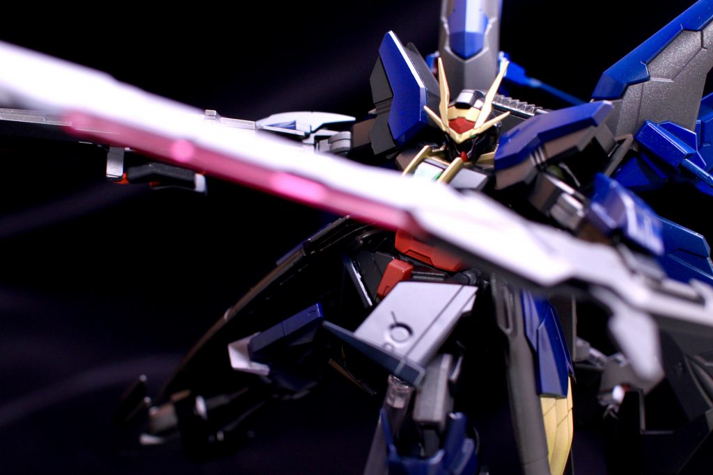 武装はブレードクローとの複合式ライフルGNスラッシュライフルとスカイから変わらぬビームソード
その他としてGNファングとマガノイクタチがあります(´ω`)