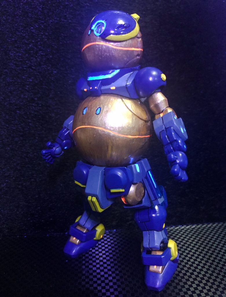 フロントビュー
ハロのゴールドは100年経っても褪せないどーたらこーたらとかナントカ。
グリモアの頭部は切り出して、ベレー帽や片眼鏡or眼帯風に配置。