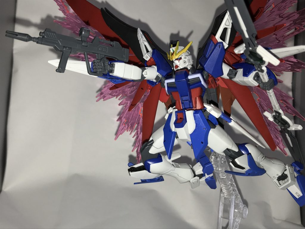 アクション
元にしているHGCEデスティニーの可動域がすごい為どんなポージングでも出来るかがします。