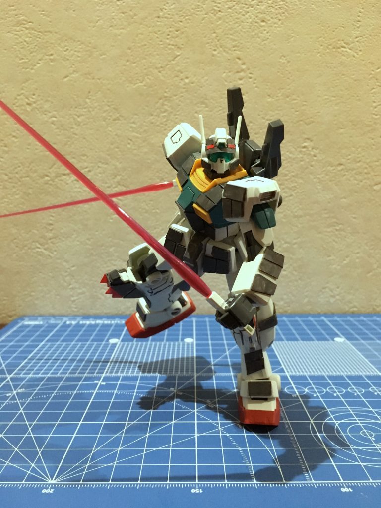 ただし、接近戦に特化した改修により原型機が持っていたオプション装備のマウント機能はオミットされており、やや汎用性を欠いている