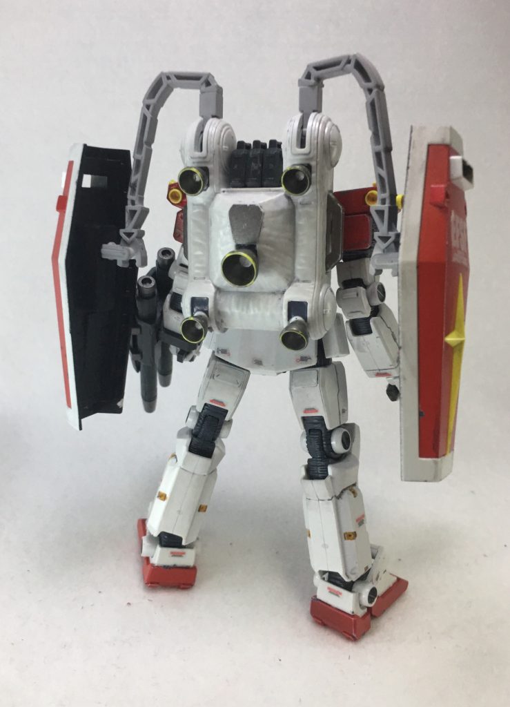 後ろ姿。
シタデルで筆塗りをしてみましたが、塗装が剥げてるのも、味という事で！