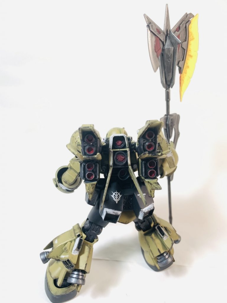 スッキリした背中はこんな感じ。超セクシー。
ハードポイントに色々武器装備できるので発展性もグンバツだぜ。やったね。
左右のバーニアユニットも交換可能なのでそのうち武装バリエ作りたいですな〜