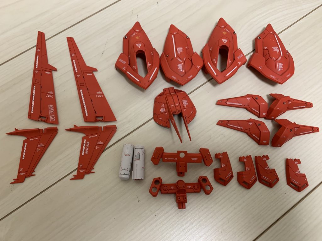 先にパーツをトップコートまで終わらせるのが好きです