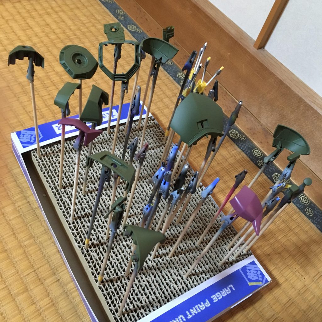 NATOグリーン、吹いた時ちょっと明るかったかな?と思いましたが落ち着いた色でメカサフのボディとベストマッチでした。