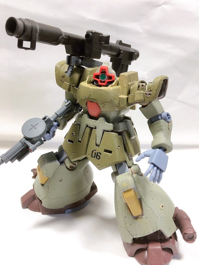 ベースはサンドブラウンカラーのドムトローペンで以前投稿したF2型ザクの小隊機でありドムキャノンのノウハウを活かした中距離用の改造機という設定です