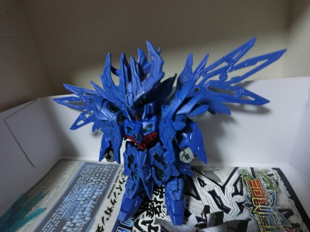 真正面から。金色の角飾りまで青くしちゃいました。見えにくくて申し訳ないが、クリアパーツはあえて縫ってませんので。