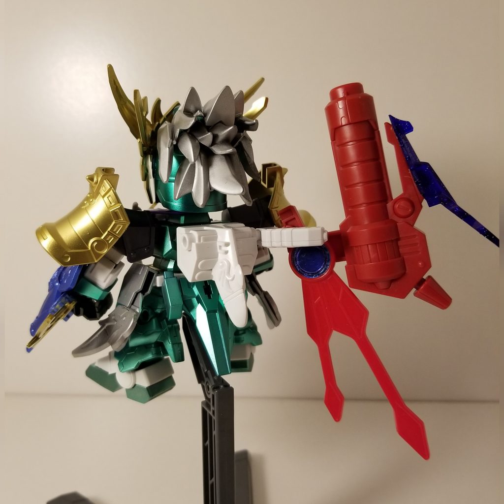 銀髪が緑に映える