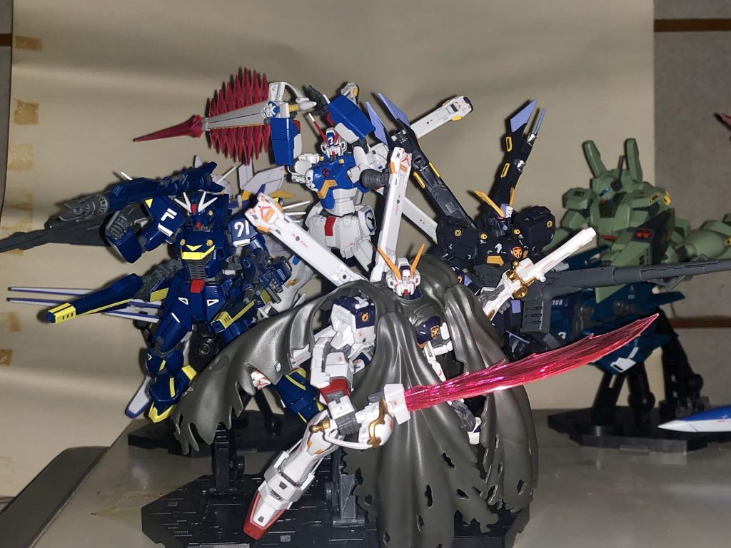 木星戦役最終決戦のMS集合。
・・・遠くに見切れてるのはリゼルとジェガンD型ですw