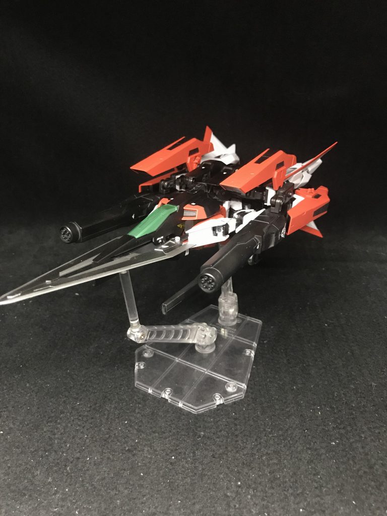 変形後
先端のブレードはアリオスアスカロンを意識しました