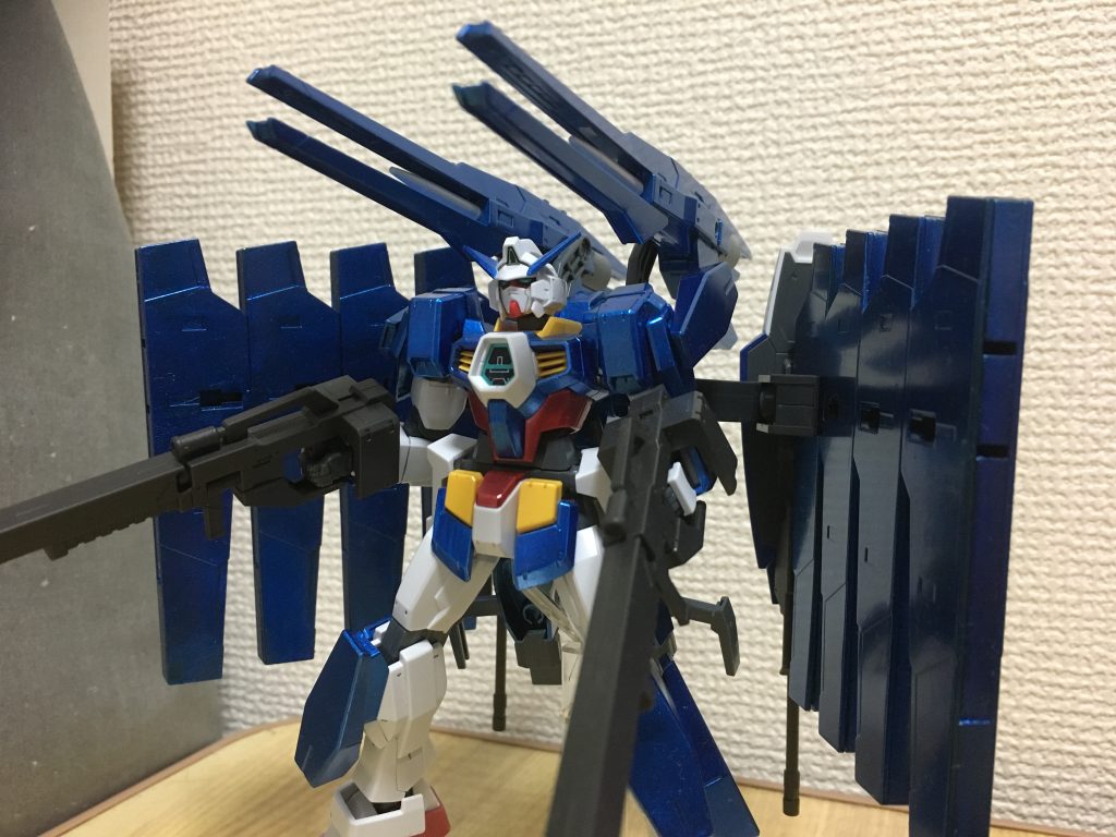 全装備でホルスタービット×8、シールドビット×8、両肩実弾×2、実弾ライフル×2、ビームライフル×2、シールドの200㎜砲×2、ビームサーベル×2になります