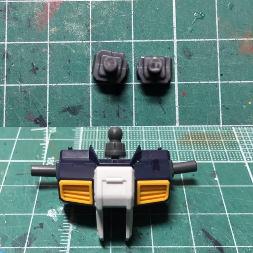 　肩関節の上部をカットし、多少肩を上げられるように改造。