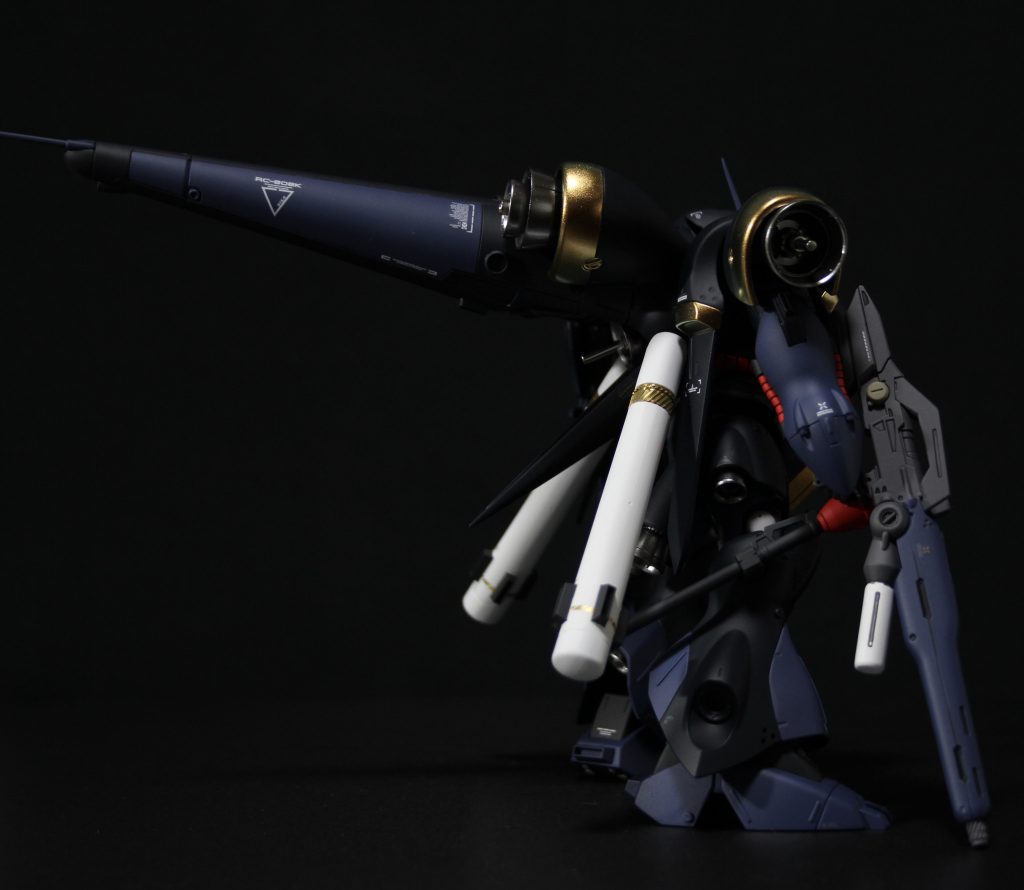 シールド、ビームマシンガン付き