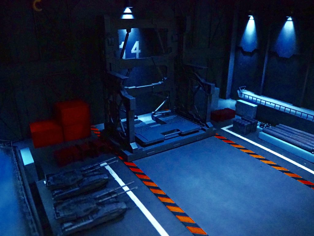 第14番格納庫–3枚目/制作者：ヤマクロス