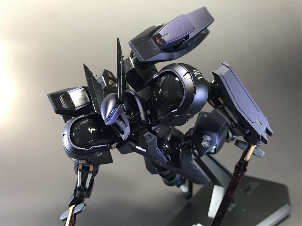 強襲するイメージで撮影。