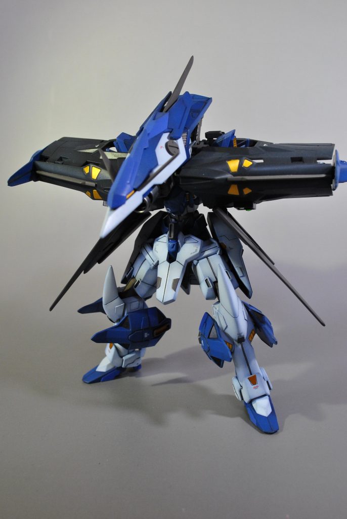 噂のビグザム形態です。機体の特徴を活かした改修をしていますので、ちゃんと変形します！