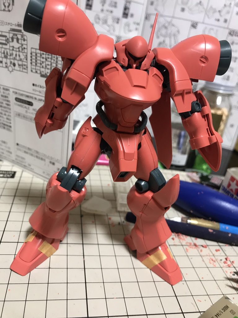 素組みしたは良いけど何色にするか迷ってました