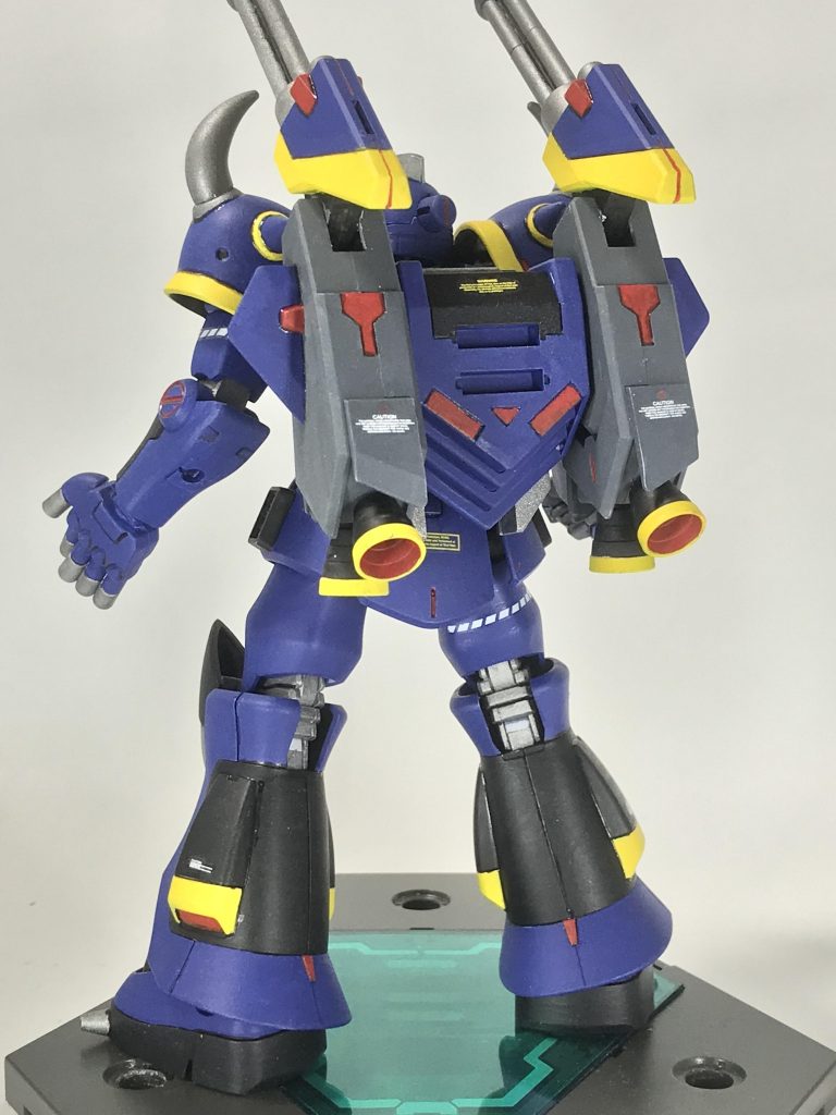 バックパックにガトリングガン