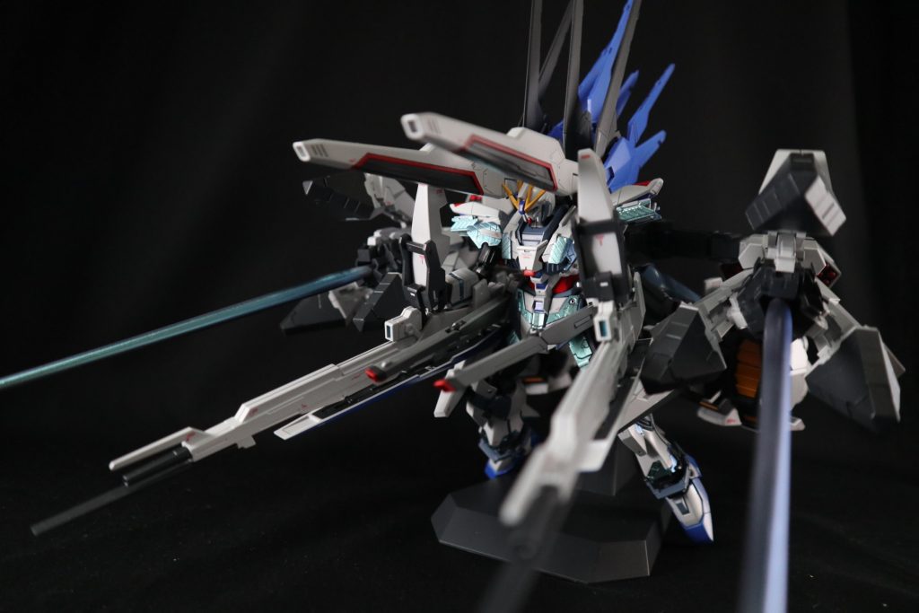 真・フルバースト。
キャプチャーからも砲撃できる設定。
とりあえず大型サーベルしてます。
あと後方のミサイル30発全弾発射がある。

別に「真」は要らない。