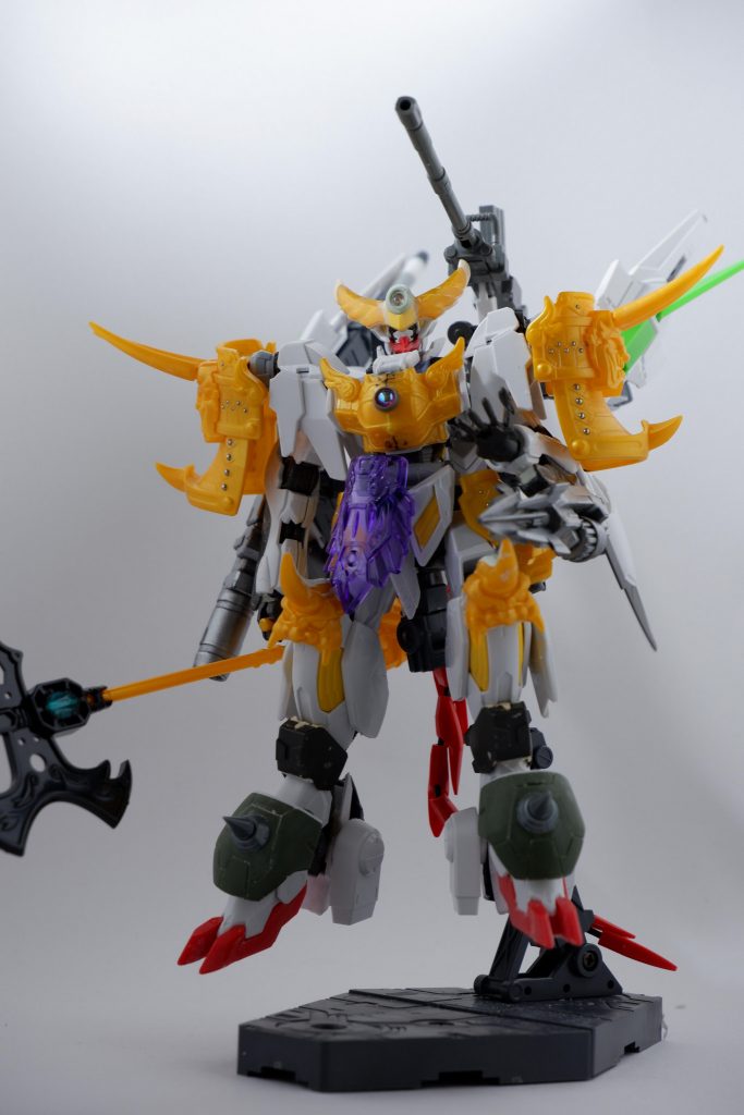 塗装前の状態。このときから魂ィッ！な感じに。
肩の玄武装との接続はビルダーズパーツのスパイクの基部＋ダークマターブースターの余剰パーツを合わせて使用。ここではまだ通常ギラーガのしっぽをつけてました。