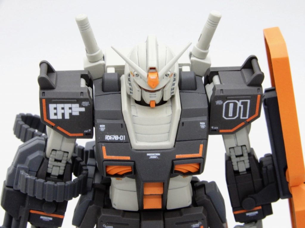 マーキングは付属シールをトレスして、リコーSP C250Lプリンターでデカールとして出力し直しました。オレンジのラインはフチが出ないのでそのままシール。