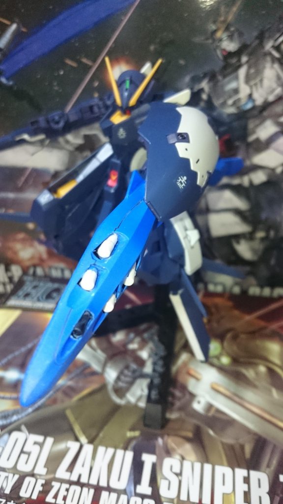 シールドにもデルタプラスのパーツを！
可変機っぽさが出てるかな？