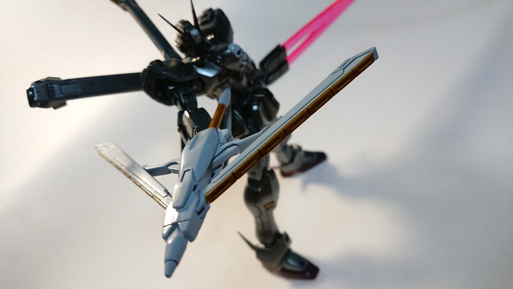 ムラマサザンバー的な武器がトビアらしいですよね。