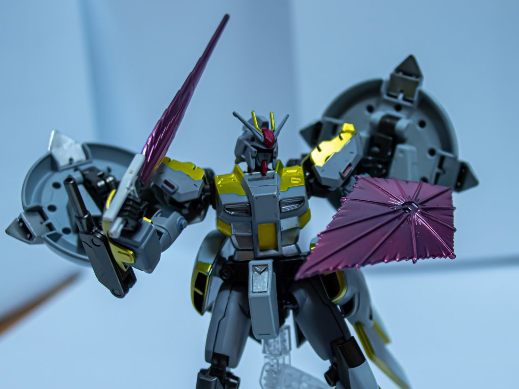 腰部スラスターにはハイパービームソードを2基装備。
これは