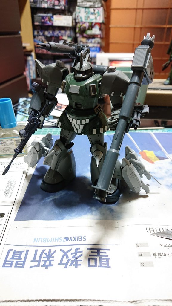 ラフで大まかな形状を作ってから制作しました。組んだだけではオモチャみたいなので色んな所にディテールアップを施してあります。