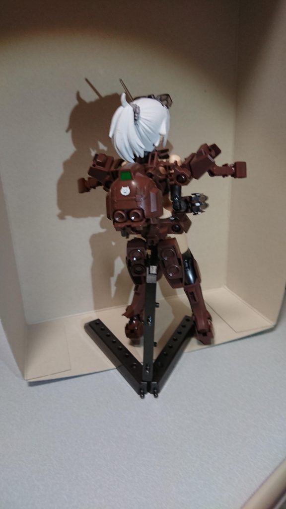 うしろ姿。
全体的に茶色でばばっと。
でもこれはこれでしっくりきてます